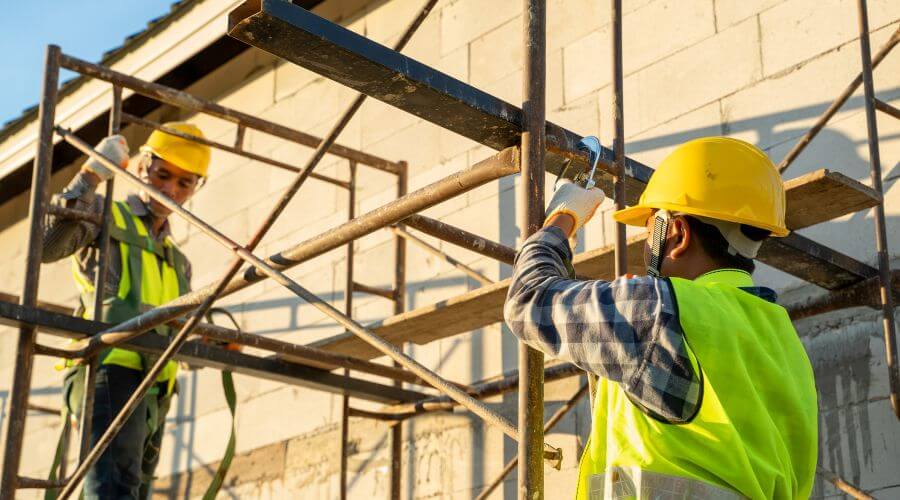 Professional gutter cleaning in Fort Washington, MD